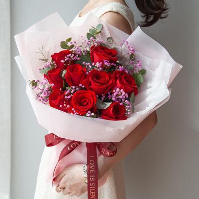 就爱你-卡罗拉玫瑰9枝、粉色满天星1枝、尤加利5枝送女朋友老婆妈妈鲜花同城配送/可提前预约/指定日期送达