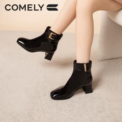 康莉KYQ2A903粗跟时装靴女冬季高跟牛漆皮方头短靴金属扣漆皮靴子