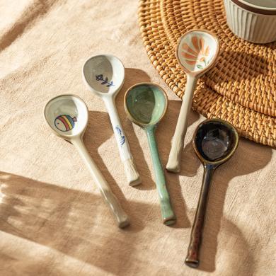 摩登主妇日式陶瓷勺子家用喝汤小调羹高颜值可爱创意粗陶手绘汤匙