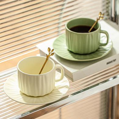 摩登主妇咖啡杯陶瓷马克杯家用下午茶杯碟套装北欧ins风情侣水杯