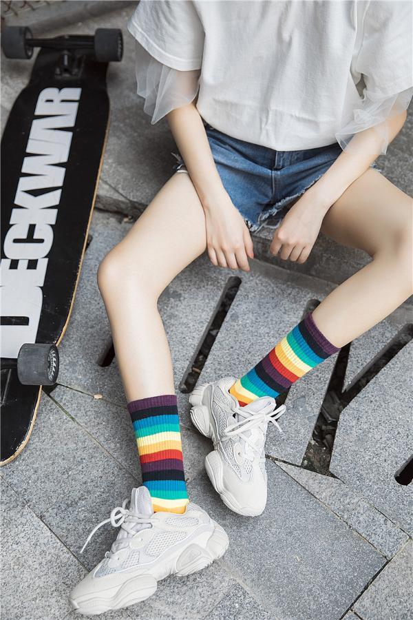henny rue新品时尚棉彩虹袜子女 个性潮流彩色中筒袜条纹女士堆堆袜